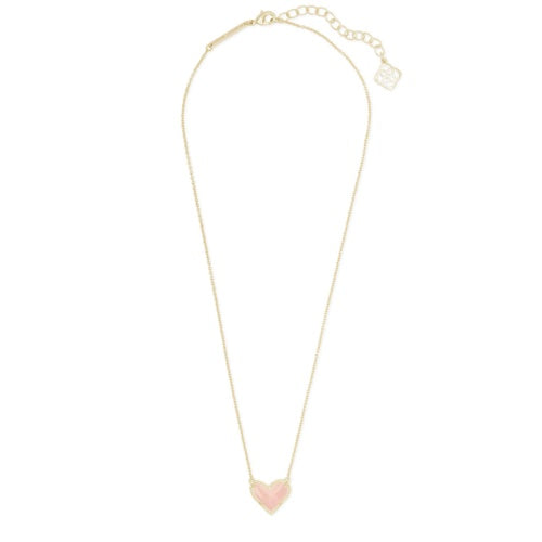 KENDRA SCOTT ARI HEART SHORT PENDANT NECKLACE